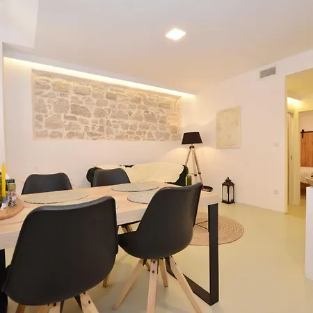 The Quiet Center In Apartment *